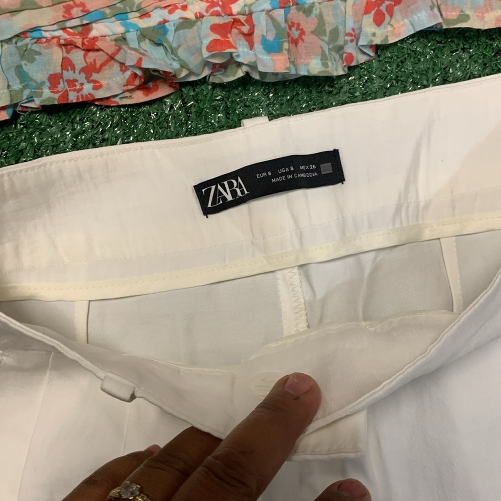 American Eagle Outfitters Multicolor Floral Crop Top
